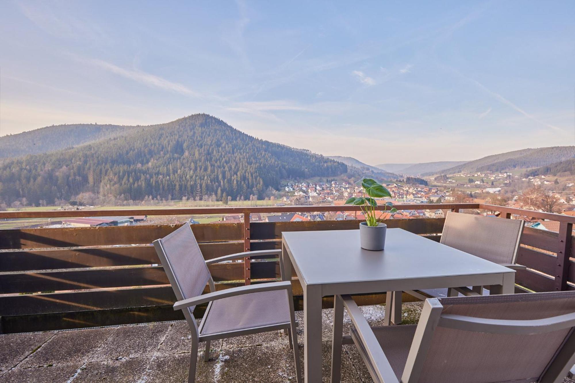Baerbel, Im Schwarzwald-Stil Apartment Baiersbronn Exterior photo